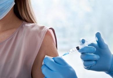 Vacinação contra Covid-19 para pessoas com comorbidades inicia dia 11 em SP