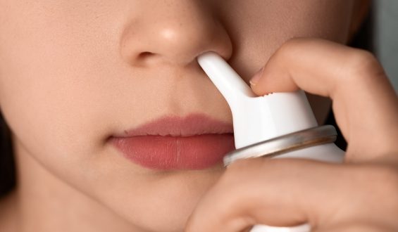 Lavar o nariz é tão importante quanto escovar os dentes