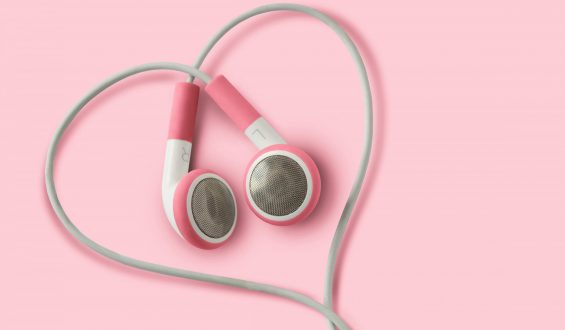 Música ajuda a sincronizar respiração, energia e ritmo durante relações sexuais