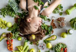 Alimentos no cabelo: tá liberado?