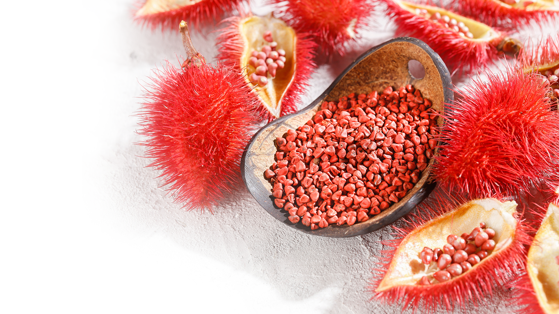 Por que evitar maquiagens caseiras?