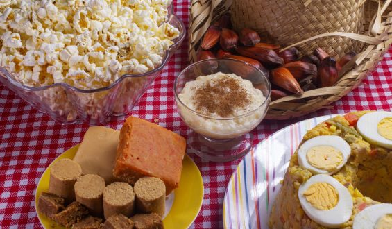 Quarto pratos de festa junina
