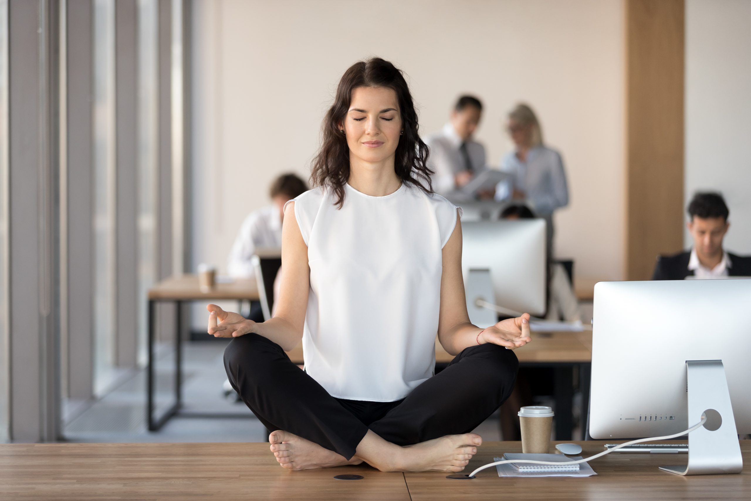 10 posições de Yoga que você pode fazer em qualquer lugar