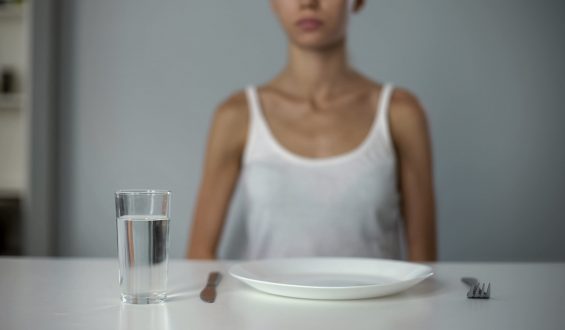 Transtornos alimentares: o que são, causas e tratamentos