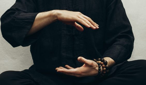 Terapia por meio do Qi Gong e a importância do toque
