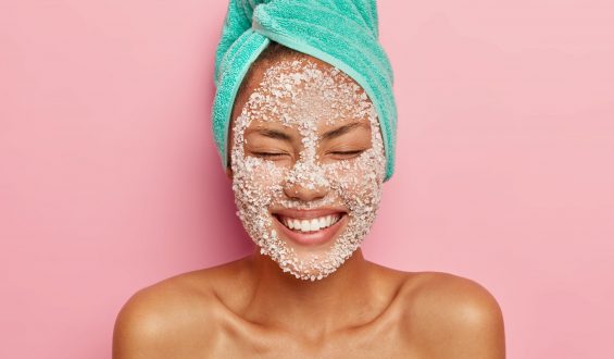 Esfoliação Facial: Conheça 3 tipos e suas diferenças