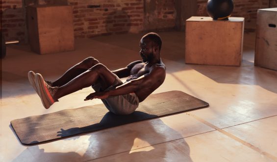 Conheça os benefícios de fazer abdominais