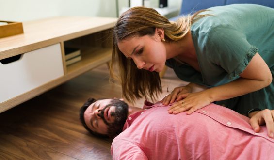 Parada Cardiorrespiratória: Como agir em casos de emergência e salvar vidas