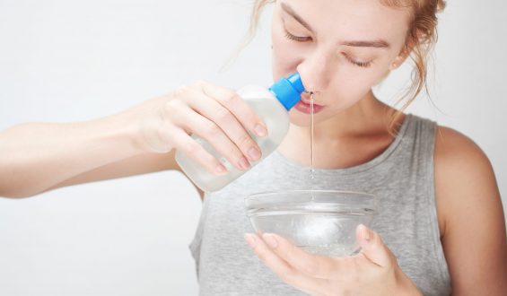 Lavagem nasal com solução salina: um tratamento simples e eficaz para sintomas de sinusite