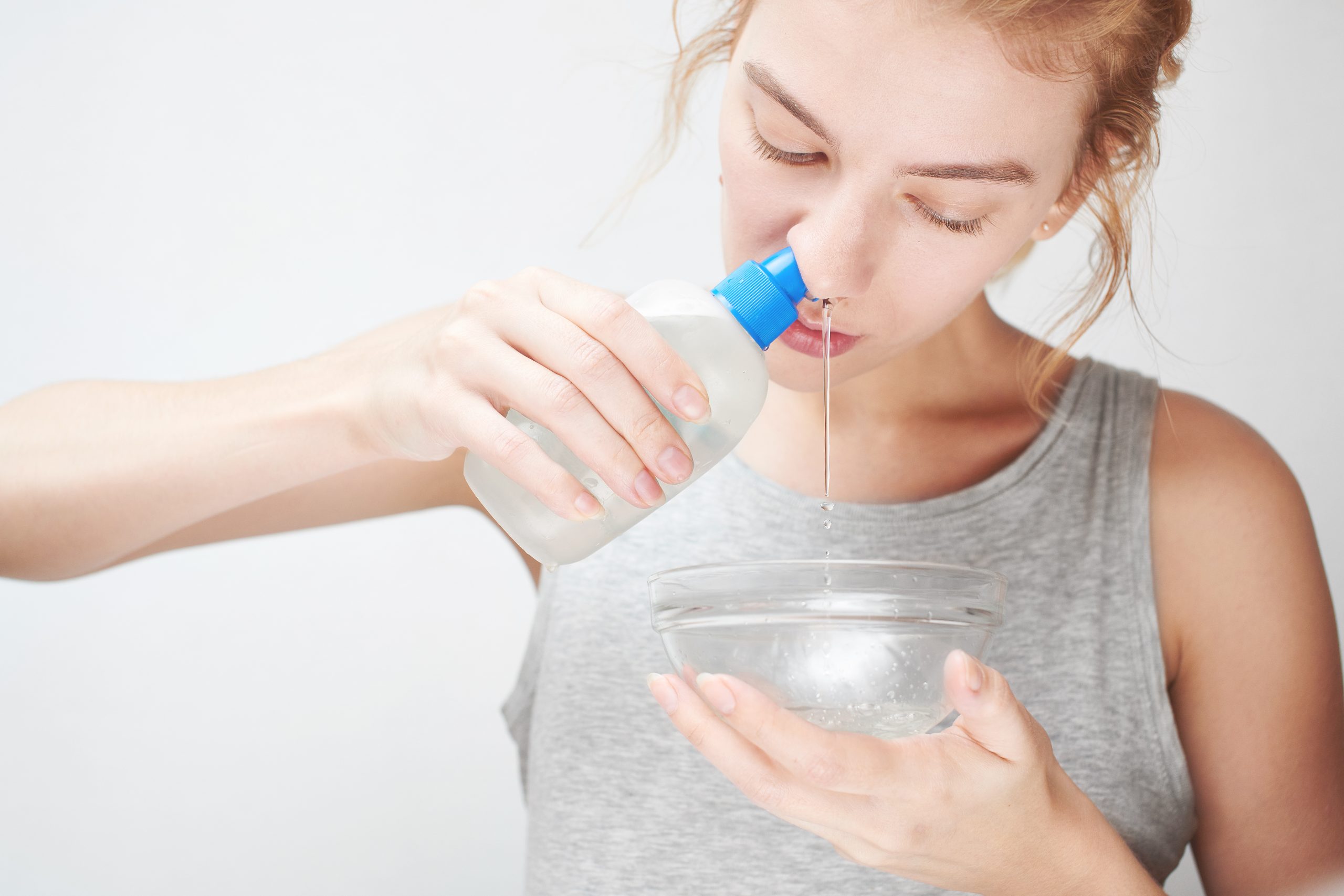 Lavagem nasal com solução salina: um tratamento simples e eficaz para sintomas de sinusite