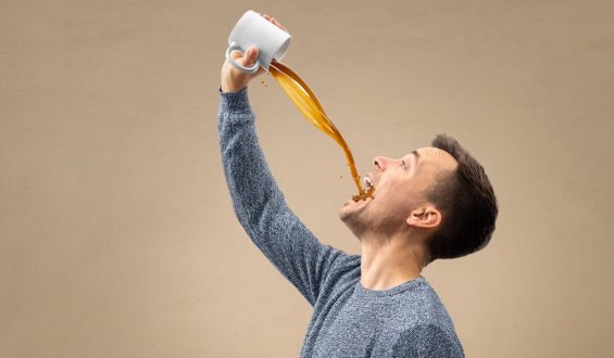 Por que a cafeína vicia?