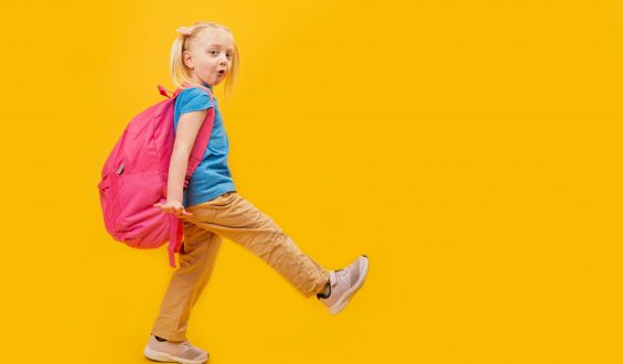 Como calcular o peso da mochila do seu filho?