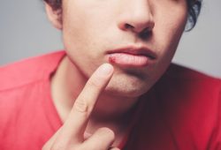 Herpes: Conheça os tipos da doença, sintomas e os tratamentos