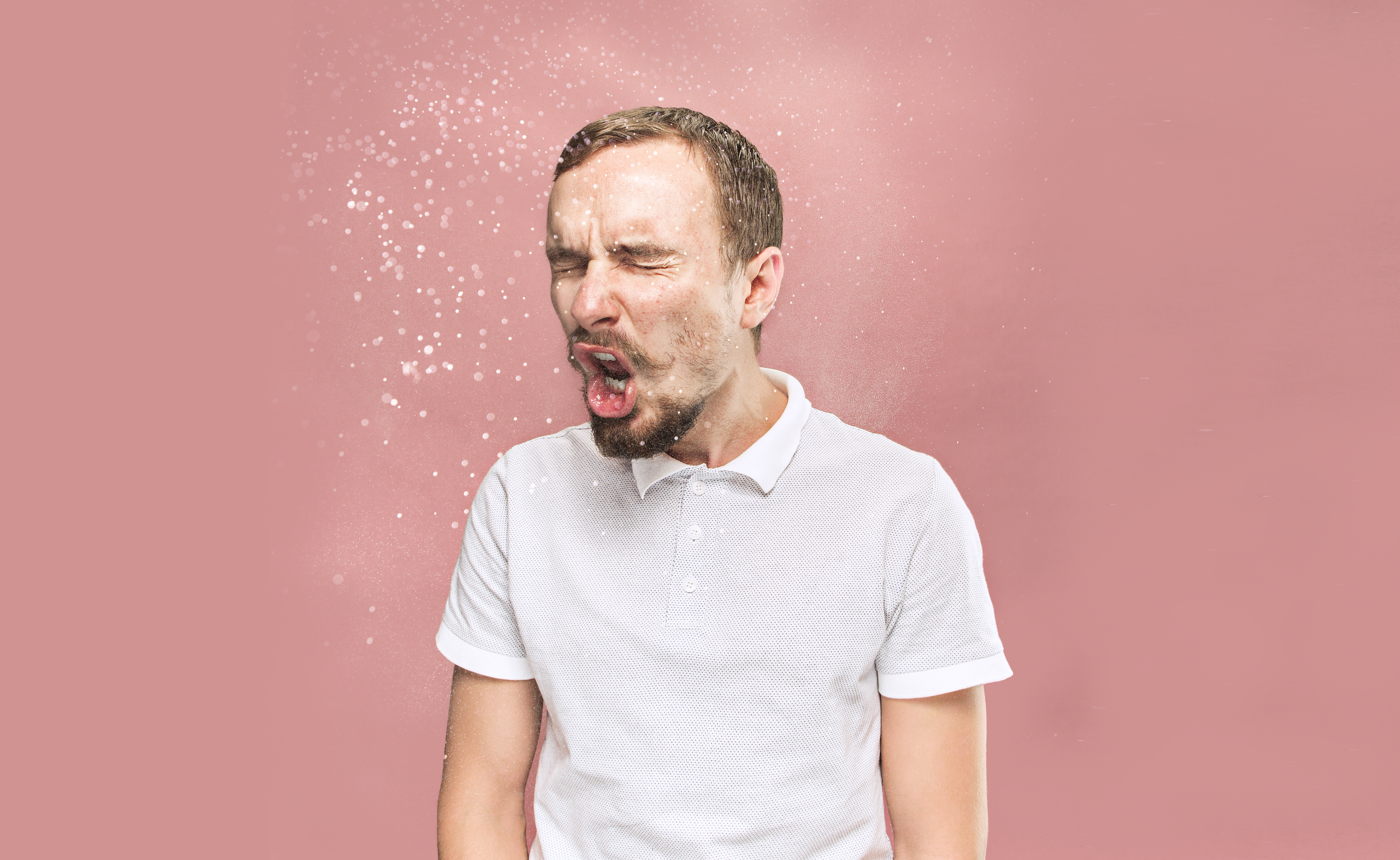 Mito ou verdade: segurar o espirro faz mal para a saúde.