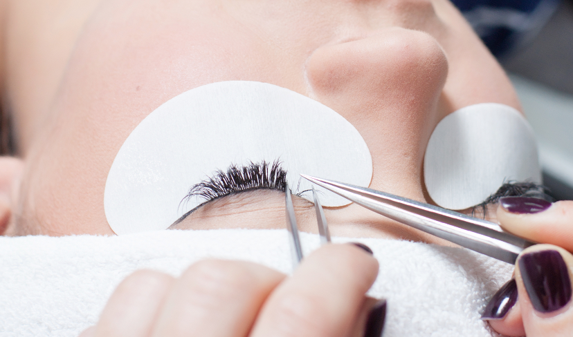 Extensão de Cílios: Riscos para a Saúde Ocular