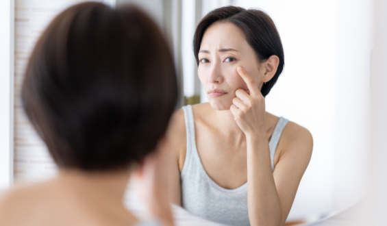 Mudanças na pele durante a menopausa: o que esperar e como cuidar