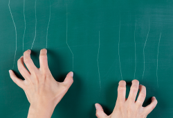 Por que alguns sons, como o de unhas no quadro, causam incômodo?