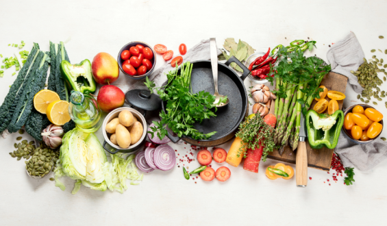 Antioxidantes no prato: o poder dos alimentos que combatem radicais  livres e fortalece a imunidade