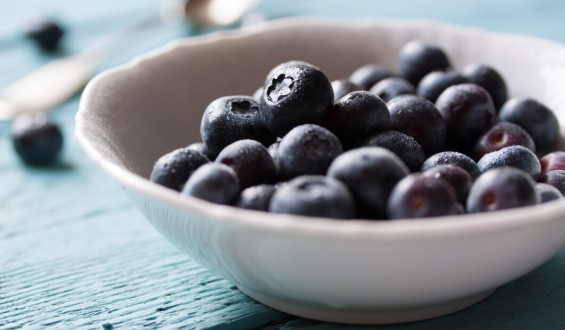 Mirtilo: a famosa blueberry, traz benefícios à saúde?