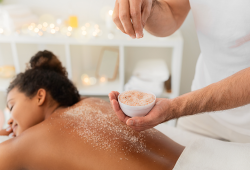 Esfoliação corporal: como fazer adequadamente