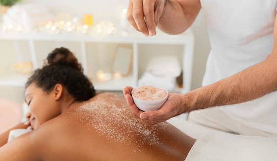 Esfoliação corporal: como fazer adequadamente