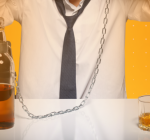 Estudo da Medicina da USP aponta relação entre consumo excessivo de álcool e danos cerebrais ligados à demência