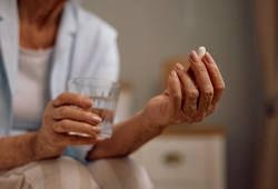 Uso de anti-inflamatórios sem orientação médica pode agravar doenças renais
