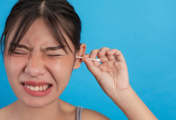 Por que temos cera no ouvido?