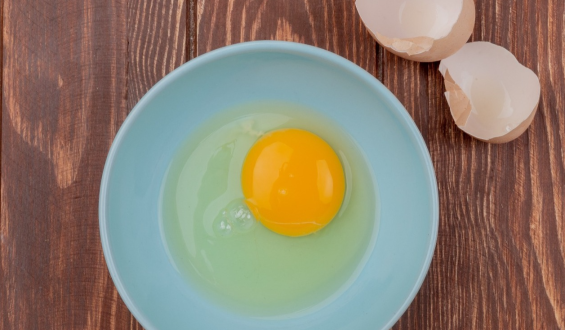 Por que o ovo deve estar no seu prato? Aprenda patê de ovos e omelete de forno