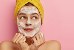 Você sabe lavar o rosto? Talvez esteja fazendo errado