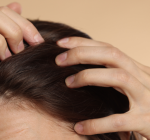 Penteados apertados podem causar dor de cabeça e até queda de cabelo; Entenda os riscos