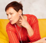 Fone de ouvido sujo? Isso pode causar infecção