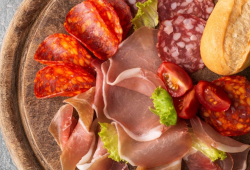 Só 50g por dia: embutidos aumentam risco de câncer