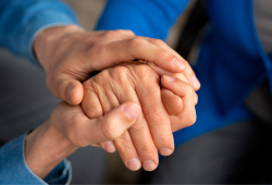 Parkinson antes dos 50: Por que a doença também atinge adultos jovens