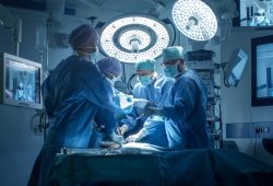 Cirurgia vs. Tratamento Clínico: quando operar é realmente a melhor escolha?