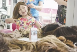 Uma mecha, uma nova história: Cabelegria recebe doações de cabelo no Shopping Central Plaza
