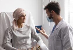 Náuseas, dor e formigamento: como a acupuntura pode ajudar durante a quimioterapia?
